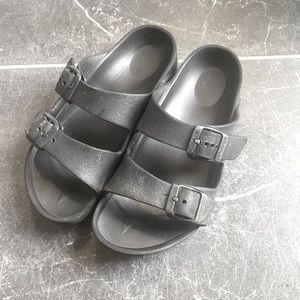 Children’s black EVA Birkenstocks size 32